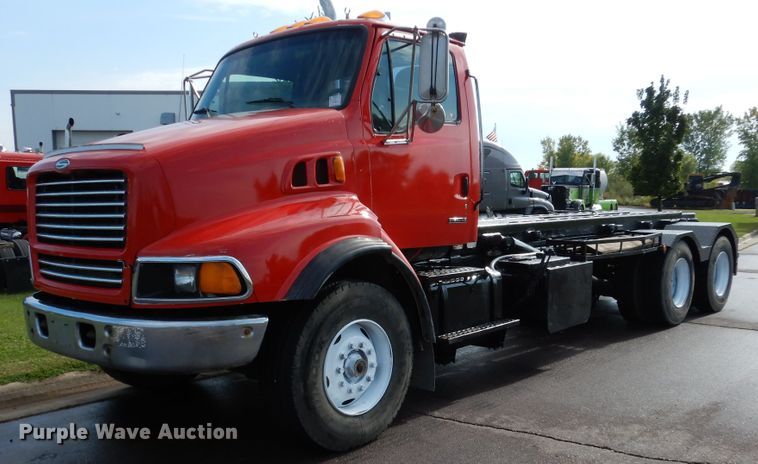 image for item AF9955 1999 Sterling L-Line  roll off container truck