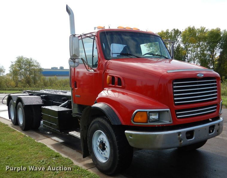 image for item AF9955 1999 Sterling L-Line  roll off container truck