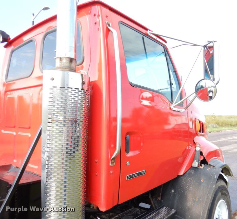 image for item AF9955 1999 Sterling L-Line  roll off container truck