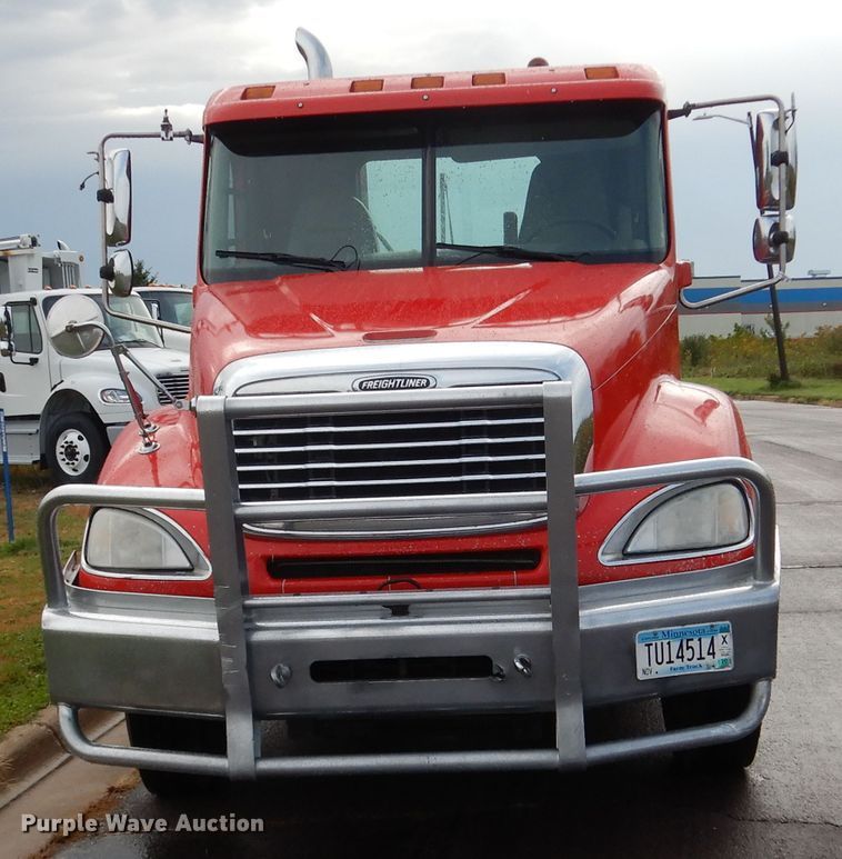 image for item AF9956 2006 Freightliner Columbia  semi truck