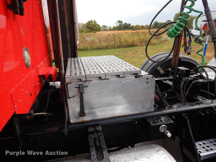 image for item AF9956 2006 Freightliner Columbia  semi truck