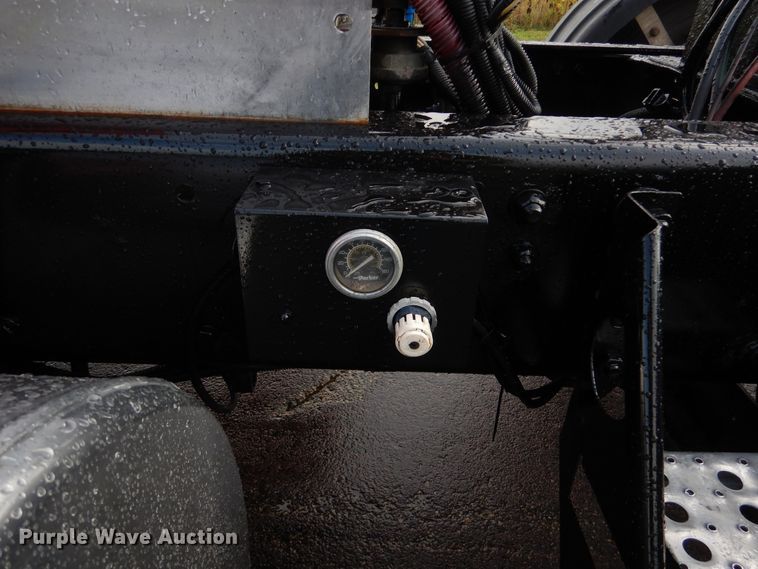 image for item AF9956 2006 Freightliner Columbia  semi truck