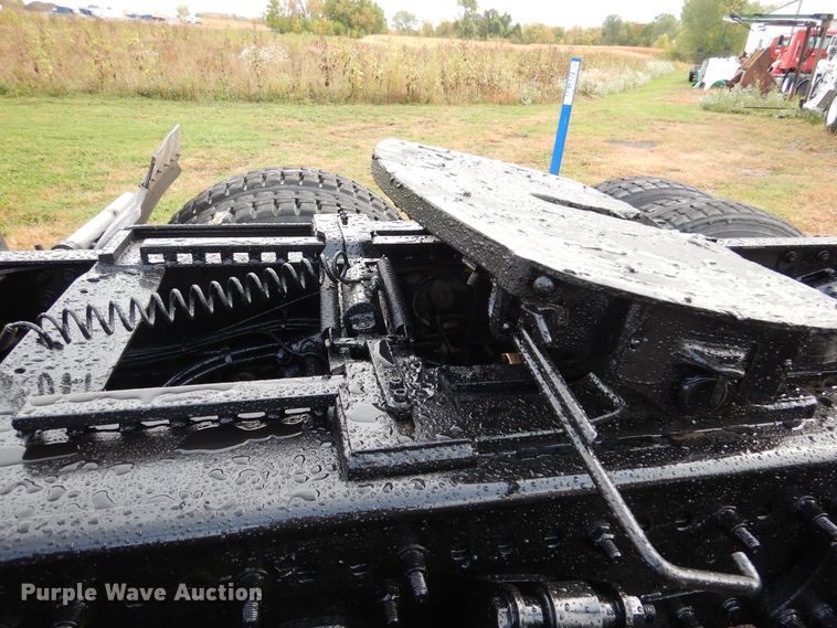 image for item AF9956 2006 Freightliner Columbia  semi truck