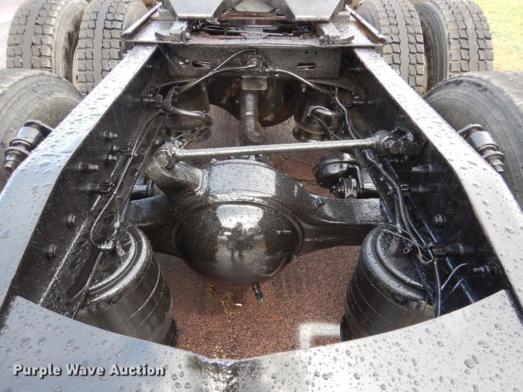 image for item AF9956 2006 Freightliner Columbia  semi truck