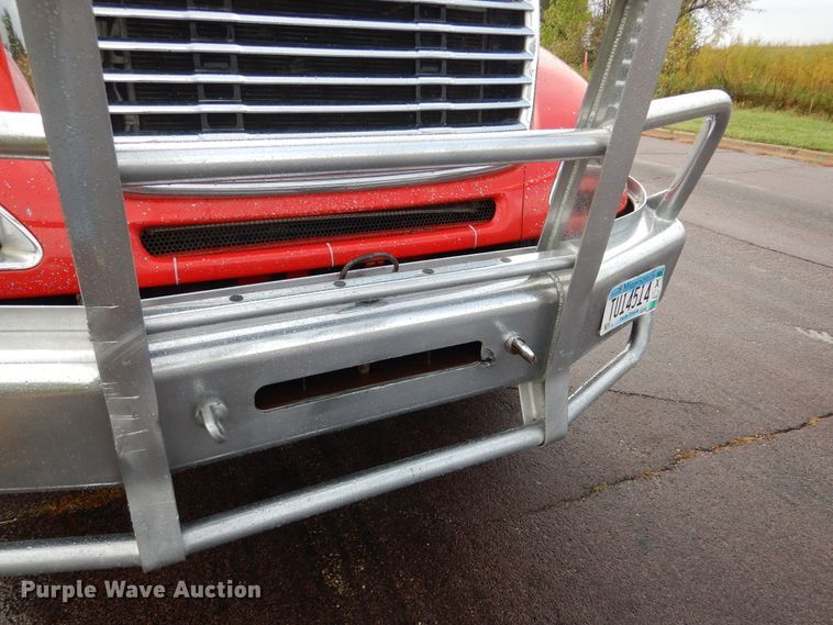 image for item AF9956 2006 Freightliner Columbia  semi truck