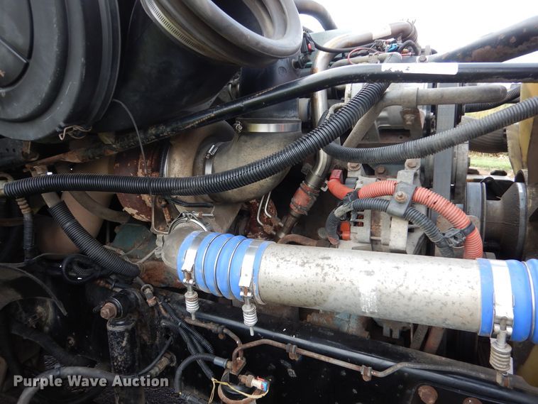 image for item AF9956 2006 Freightliner Columbia  semi truck