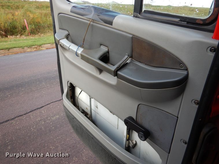 image for item AF9956 2006 Freightliner Columbia  semi truck