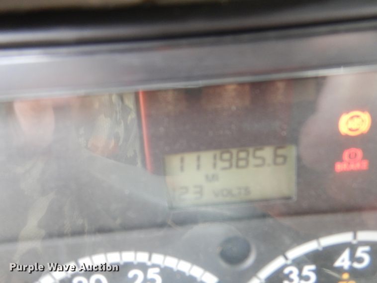 image for item AF9956 2006 Freightliner Columbia  semi truck