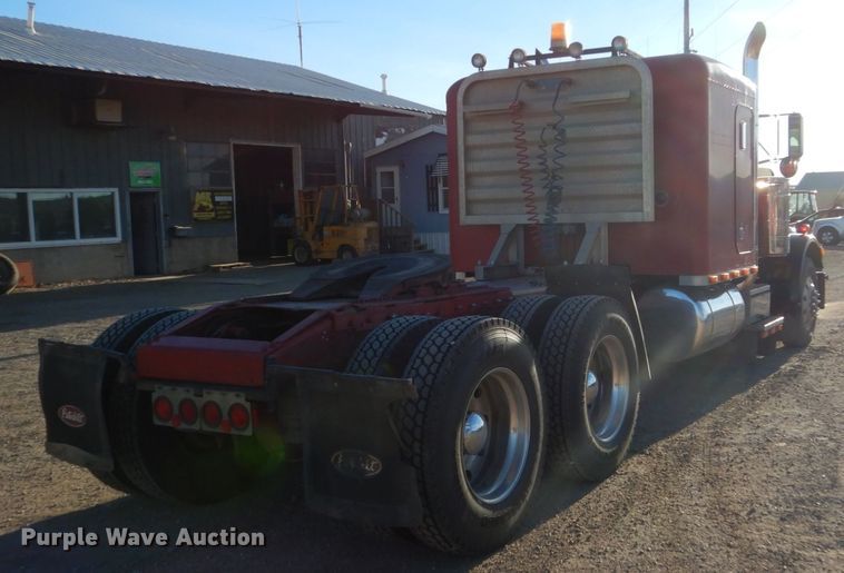 image for item DC8846 1984 Peterbilt 359  semi truck