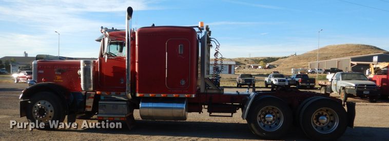 image for item DC8846 1984 Peterbilt 359  semi truck