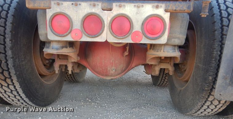 image for item DC8846 1984 Peterbilt 359  semi truck