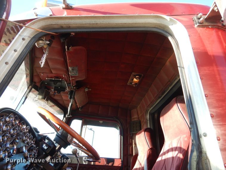 image for item DC8846 1984 Peterbilt 359  semi truck