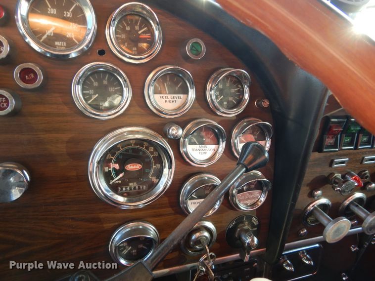 image for item DC8846 1984 Peterbilt 359  semi truck