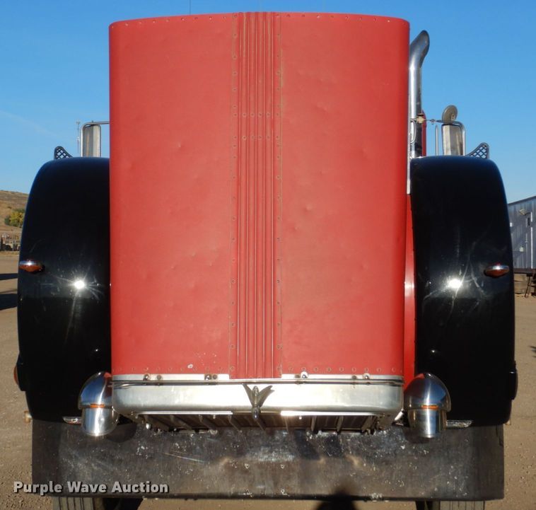 image for item DC8846 1984 Peterbilt 359  semi truck