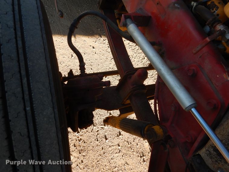 image for item DC8846 1984 Peterbilt 359  semi truck