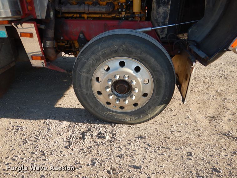 image for item DC8846 1984 Peterbilt 359  semi truck