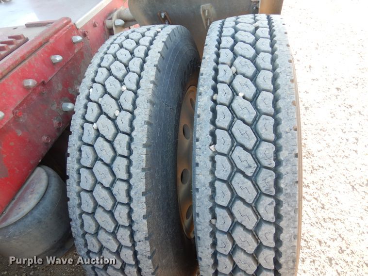 image for item DC8846 1984 Peterbilt 359  semi truck