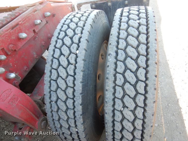 image for item DC8846 1984 Peterbilt 359  semi truck