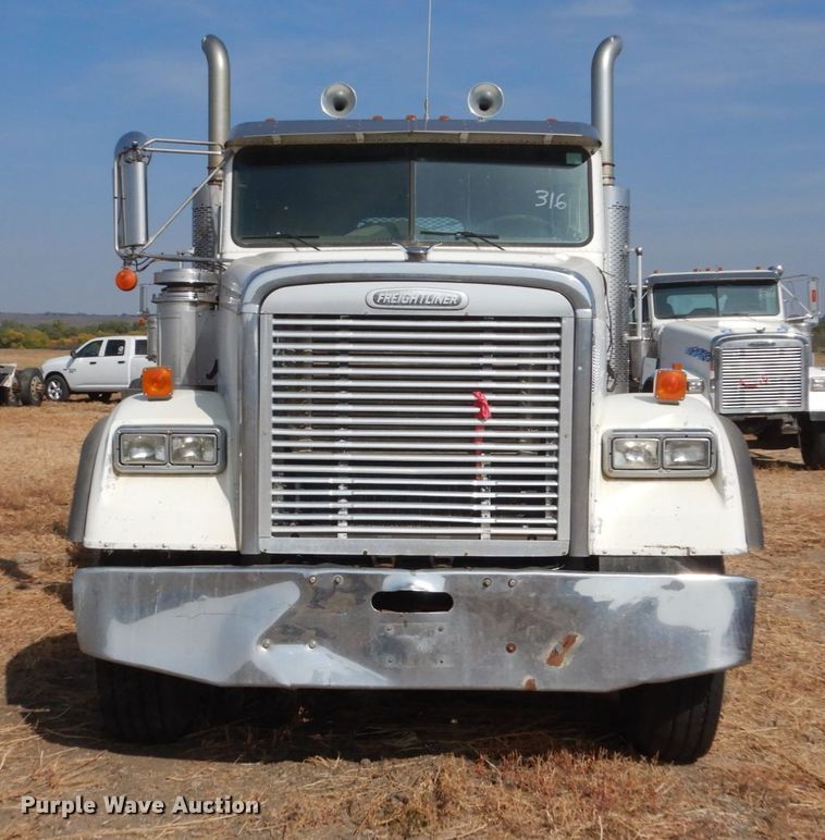 image for item DC8883 1998 Freightliner FLD  semi truck
