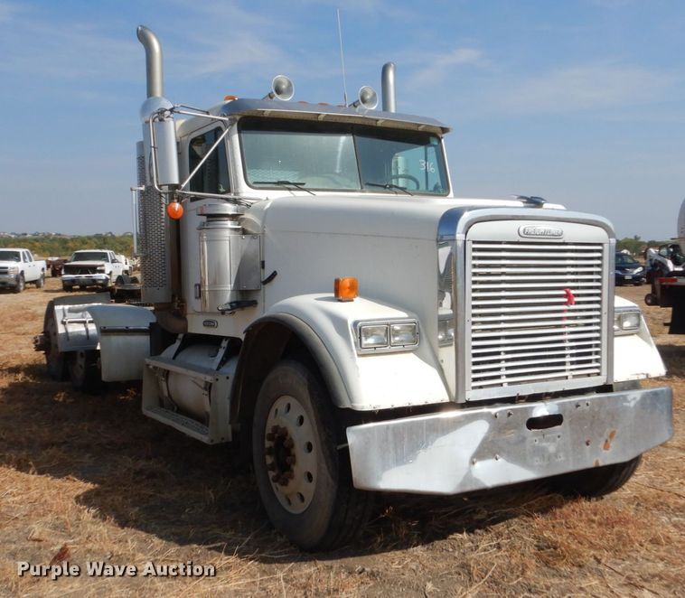 image for item DC8883 1998 Freightliner FLD  semi truck