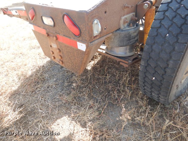 image for item DC8883 1998 Freightliner FLD  semi truck