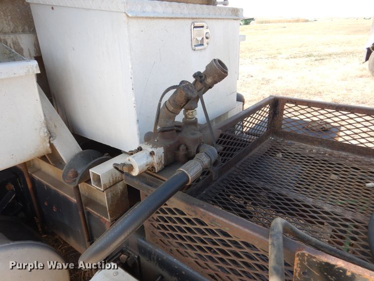 image for item DC8883 1998 Freightliner FLD  semi truck