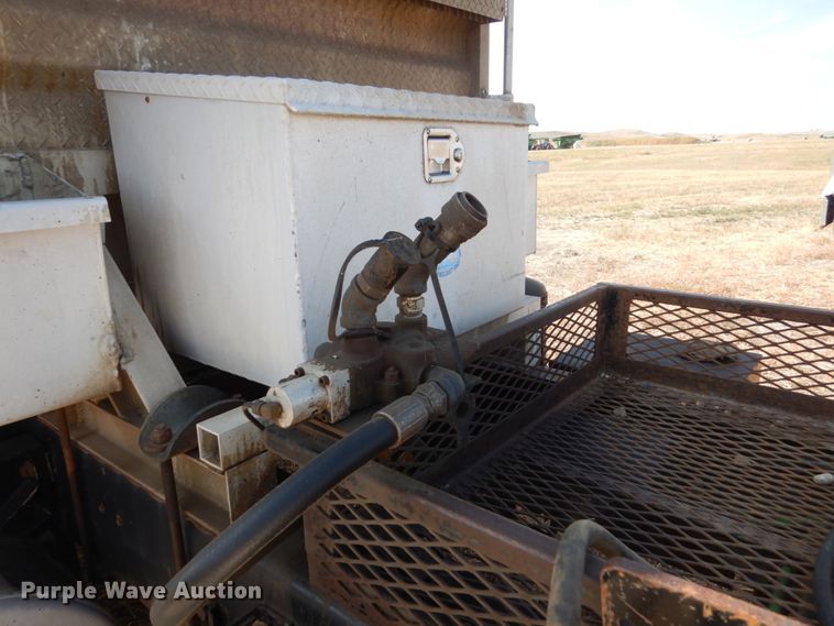 image for item DC8883 1998 Freightliner FLD  semi truck