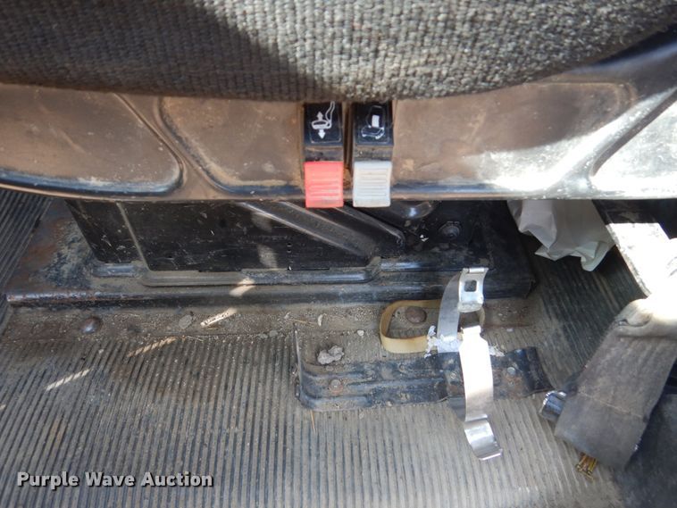 image for item DC8883 1998 Freightliner FLD  semi truck