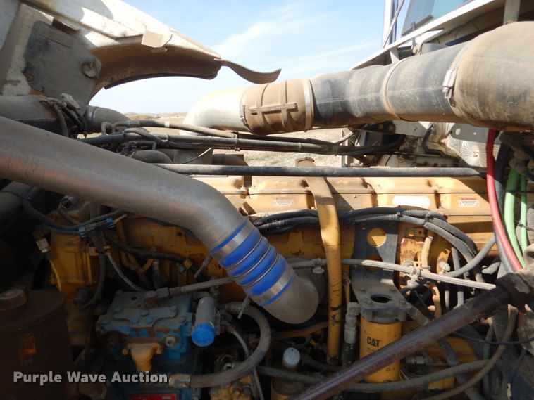 image for item DC8883 1998 Freightliner FLD  semi truck