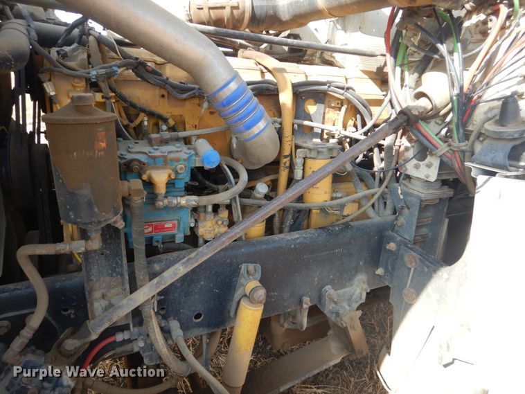 image for item DC8883 1998 Freightliner FLD  semi truck