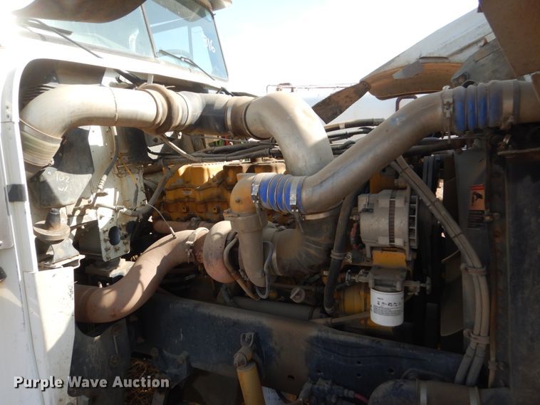 image for item DC8883 1998 Freightliner FLD  semi truck