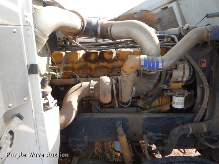 image for item DC8883 1998 Freightliner FLD  semi truck