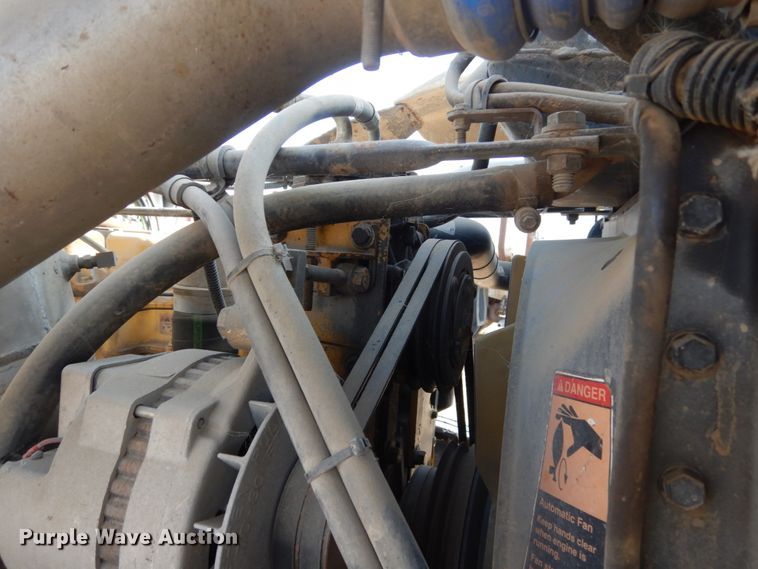 image for item DC8883 1998 Freightliner FLD  semi truck