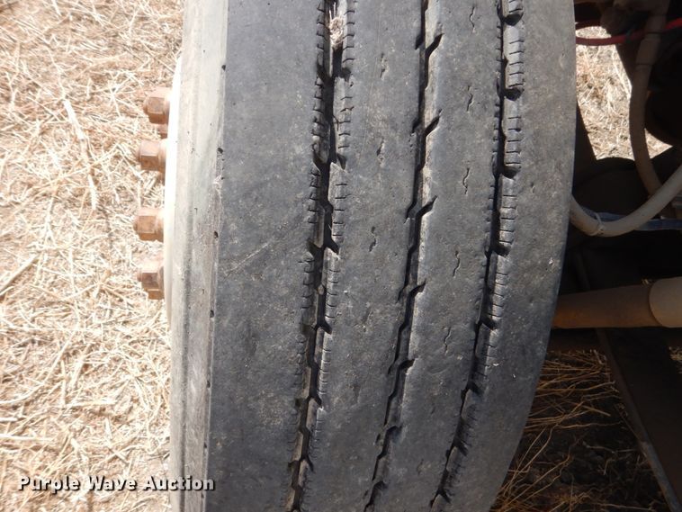 image for item DC8883 1998 Freightliner FLD  semi truck