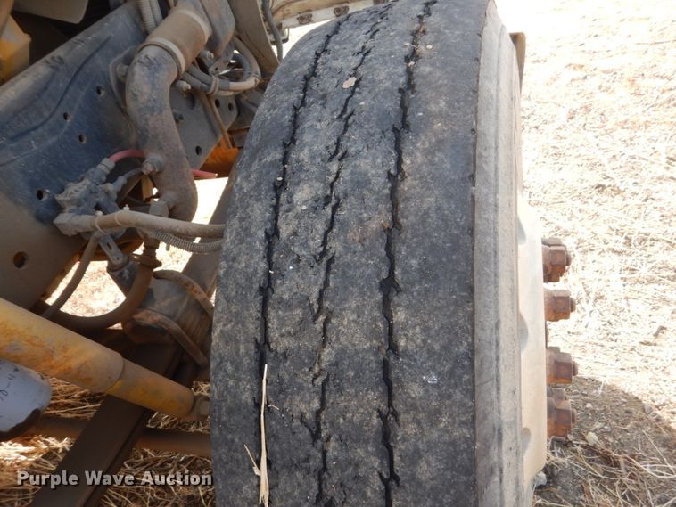 image for item DC8883 1998 Freightliner FLD  semi truck