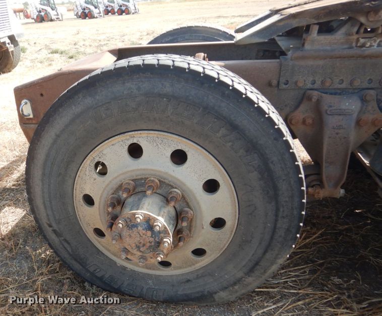 image for item DC8883 1998 Freightliner FLD  semi truck