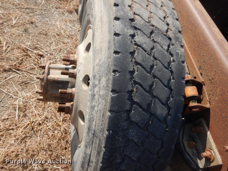 image for item DC8883 1998 Freightliner FLD  semi truck