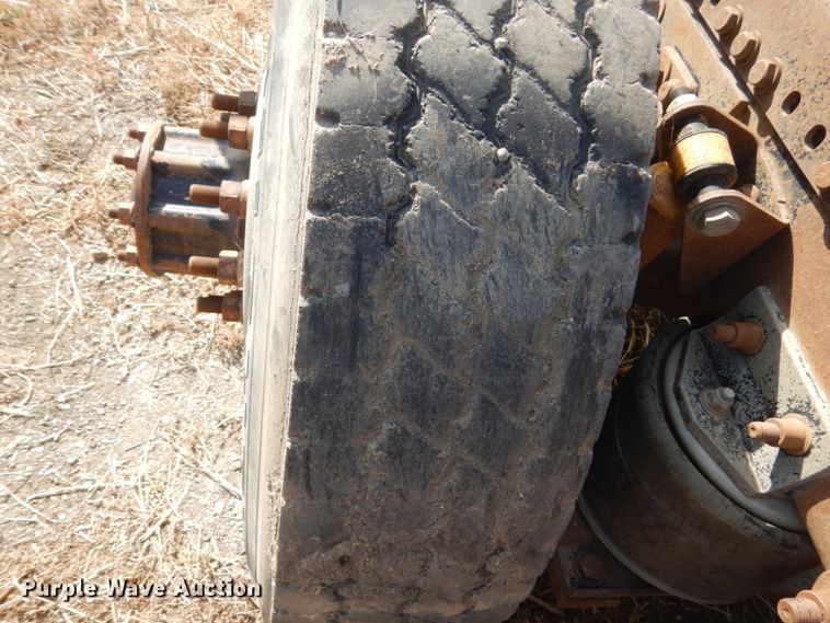 image for item DC8883 1998 Freightliner FLD  semi truck