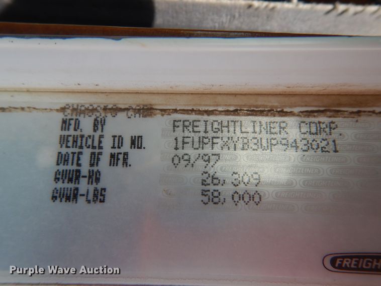 image for item DC8883 1998 Freightliner FLD  semi truck