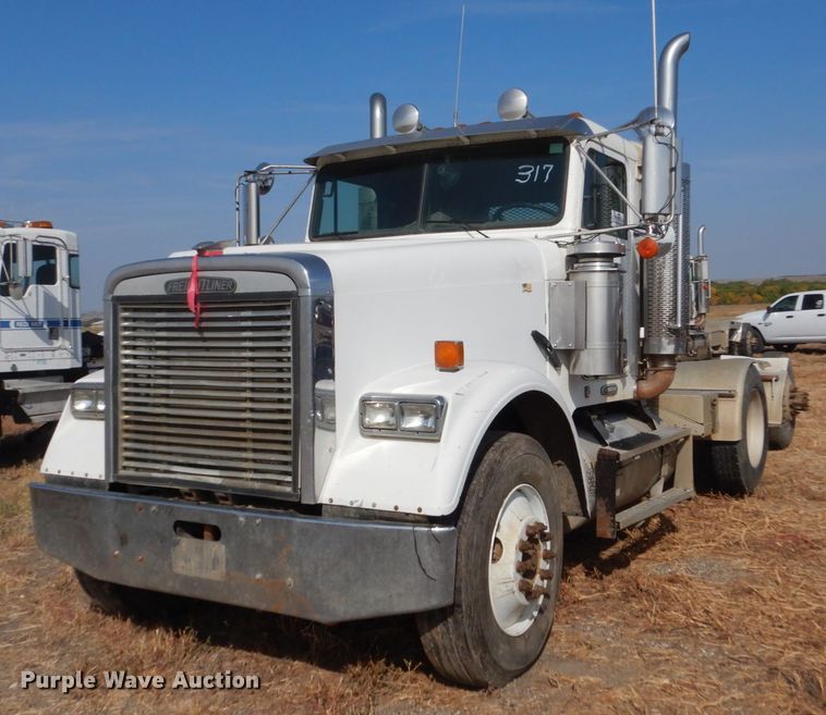 image for item DC8884 1998 Freightliner FLD  truck cab and chassis