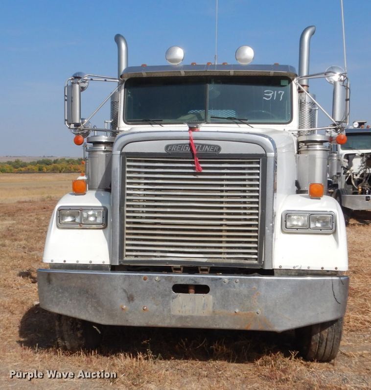 image for item DC8884 1998 Freightliner FLD  truck cab and chassis