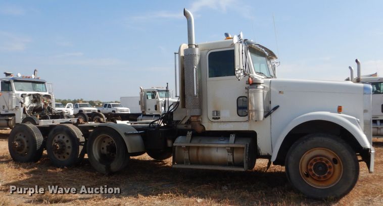 image for item DC8884 1998 Freightliner FLD  truck cab and chassis