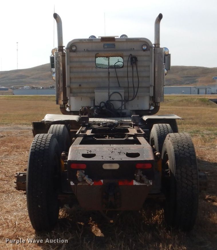 image for item DC8884 1998 Freightliner FLD  truck cab and chassis