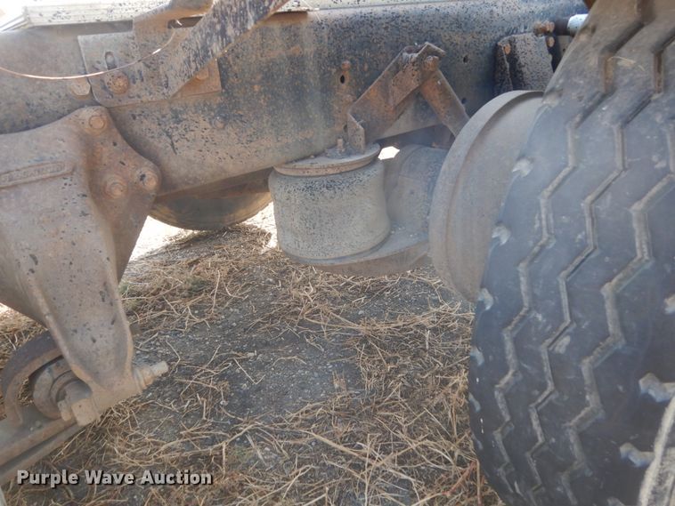 image for item DC8884 1998 Freightliner FLD  truck cab and chassis