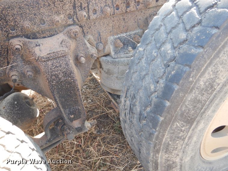 image for item DC8884 1998 Freightliner FLD  truck cab and chassis