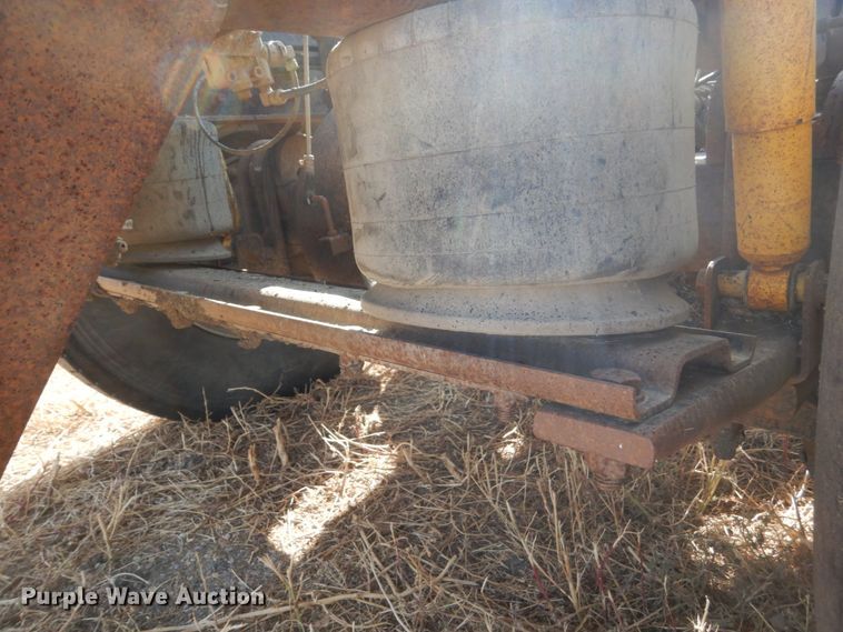 image for item DC8884 1998 Freightliner FLD  truck cab and chassis