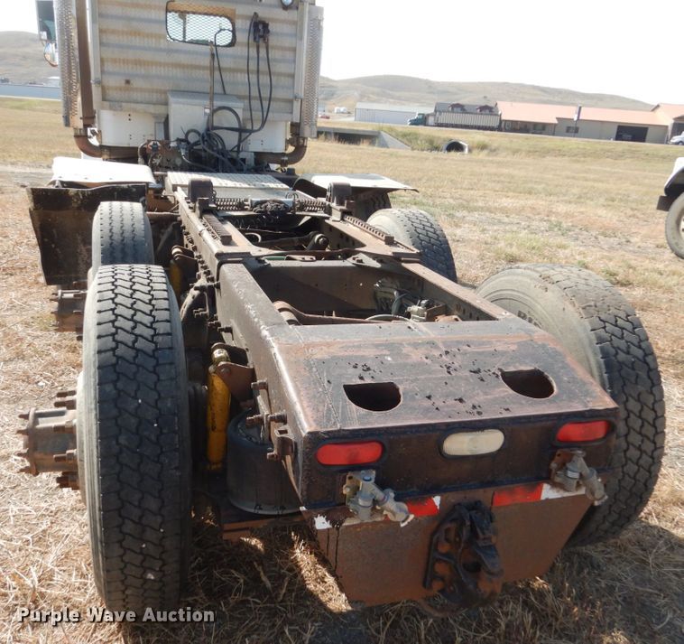 image for item DC8884 1998 Freightliner FLD  truck cab and chassis