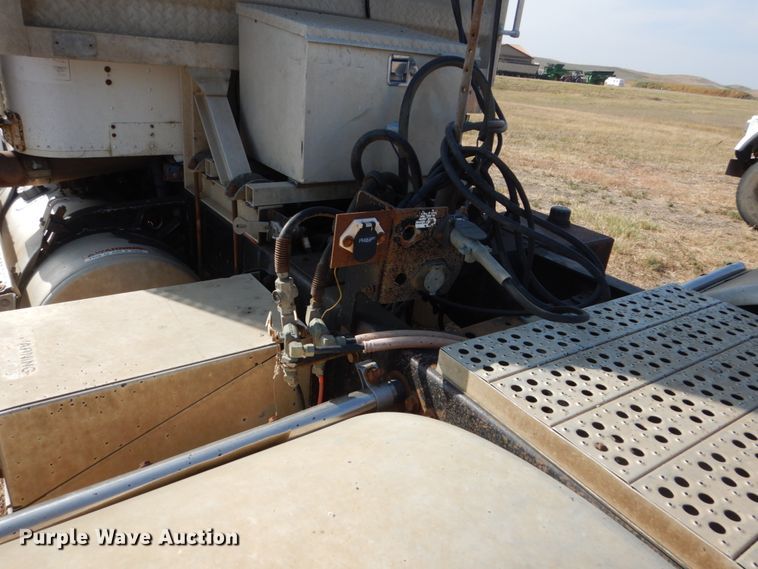 image for item DC8884 1998 Freightliner FLD  truck cab and chassis