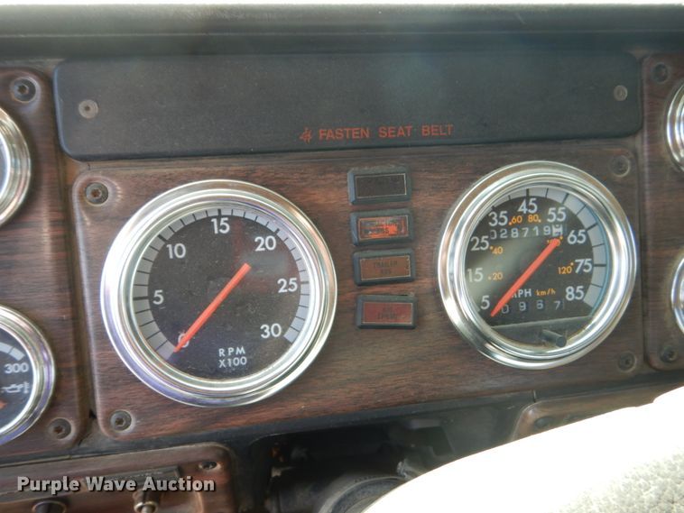 image for item DC8884 1998 Freightliner FLD  truck cab and chassis