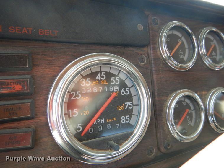 image for item DC8884 1998 Freightliner FLD  truck cab and chassis